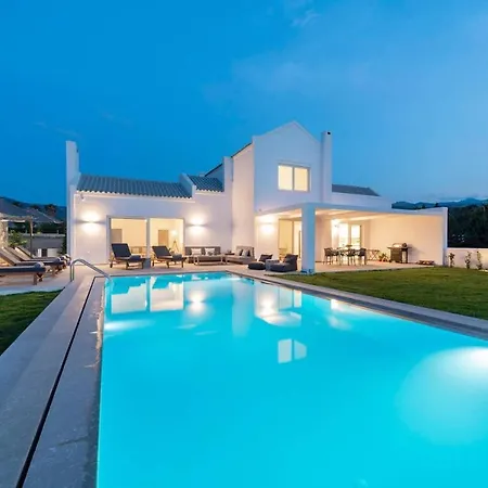 Villa Melia With Heated Pool *