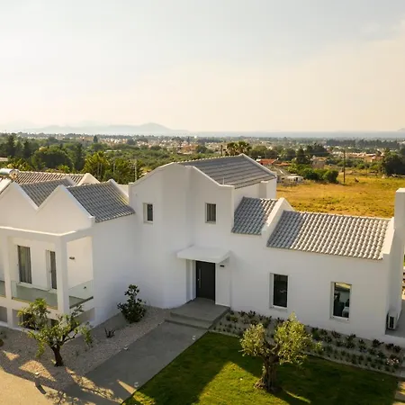 Villa Melia With Heated Pool